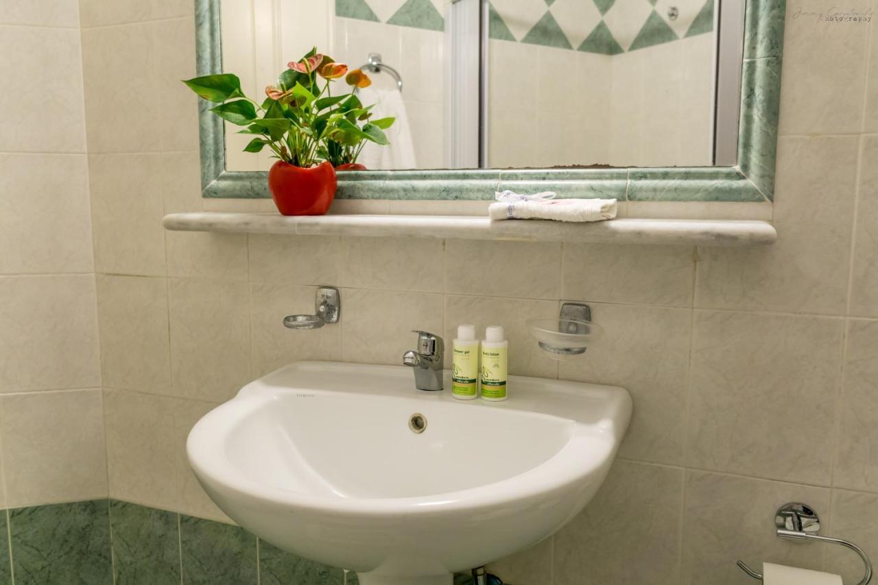 Sotirios Apartments Karpatos Zewnętrze zdjęcie